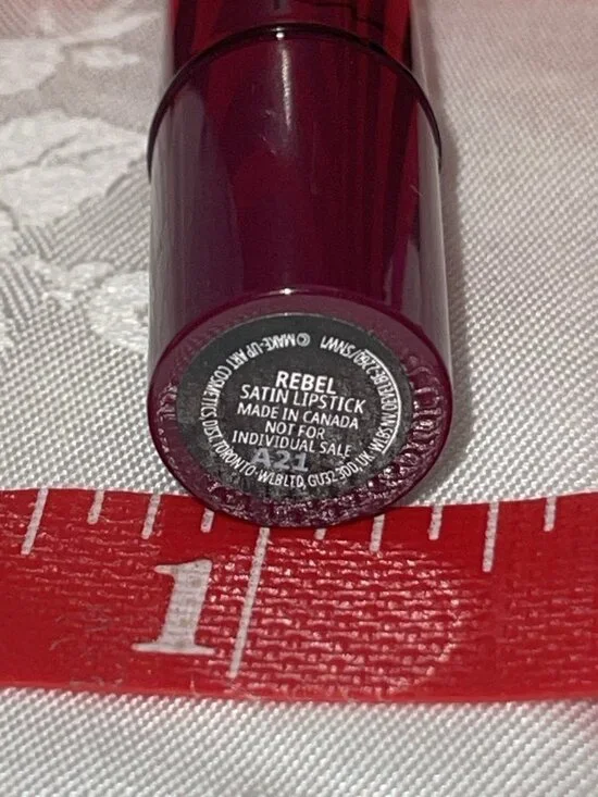 MAC Mini Lipstick Rebel Satin A21 Berry Plum Classic Travel Size New No Box - Picture 10 of 11